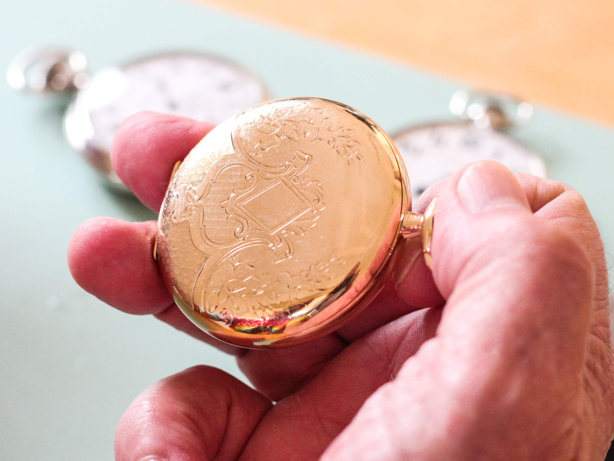 Opening a hunter case