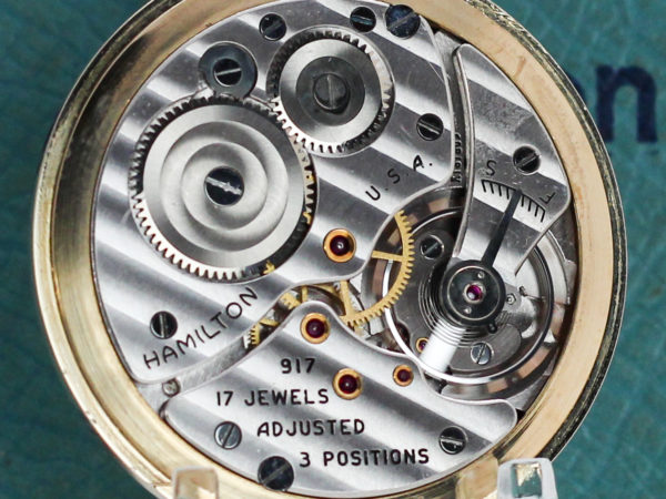 Image of the Hamilton Grade 917's movement with a close up view.