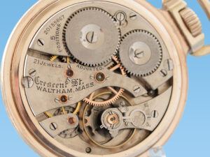 Waltham Railroad Grade Crescent St. with Up/Down Wind Indicator Housed in Mainliner Case